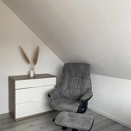 2- * Lehrte